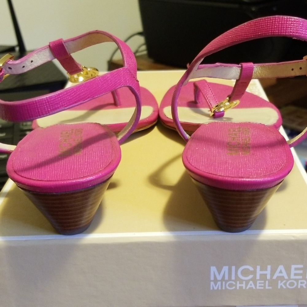 Shoes - Picture 4 of 9